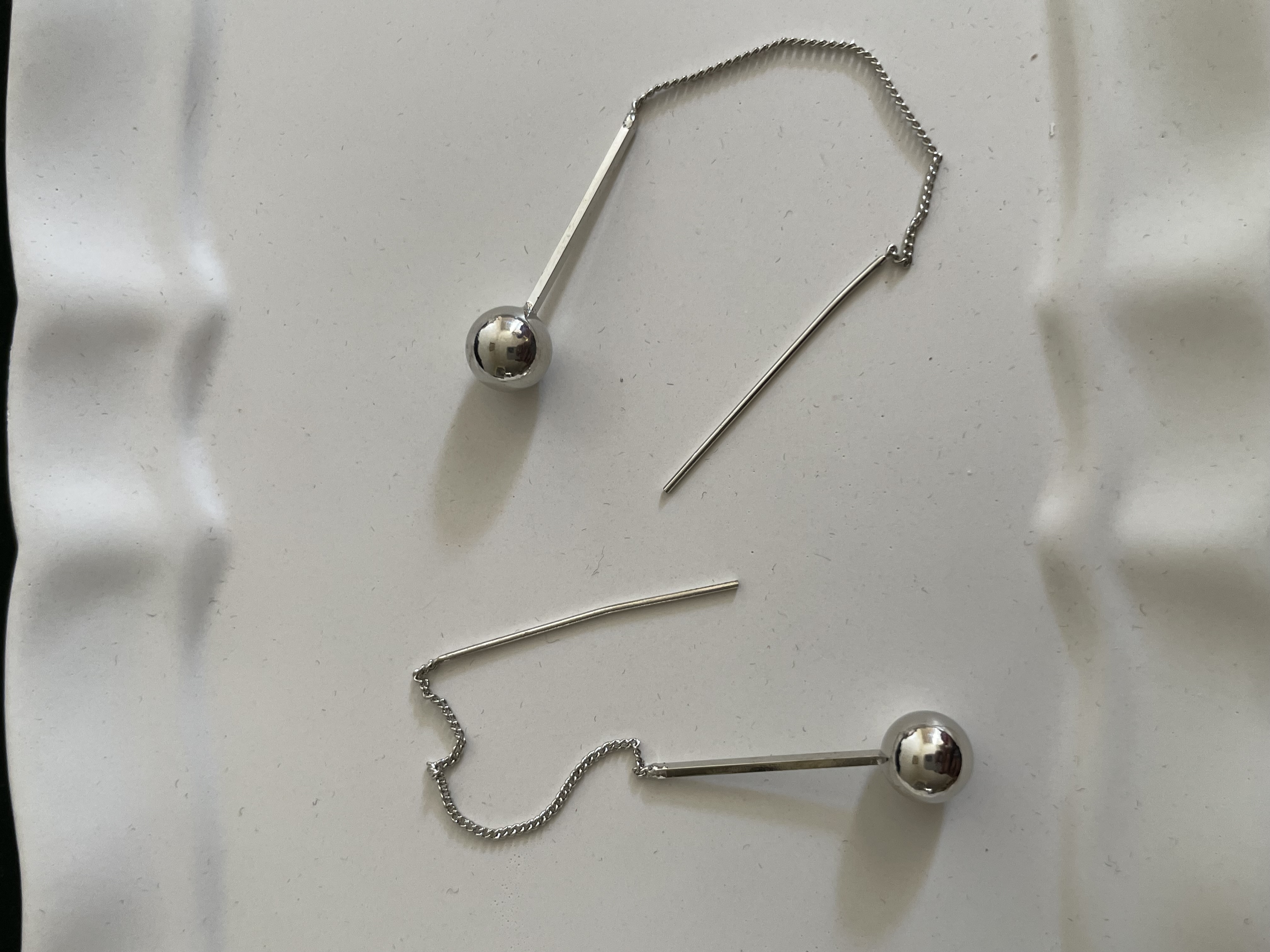 گوشواره زنجیری تردی توپ نقره‌ای ER-001